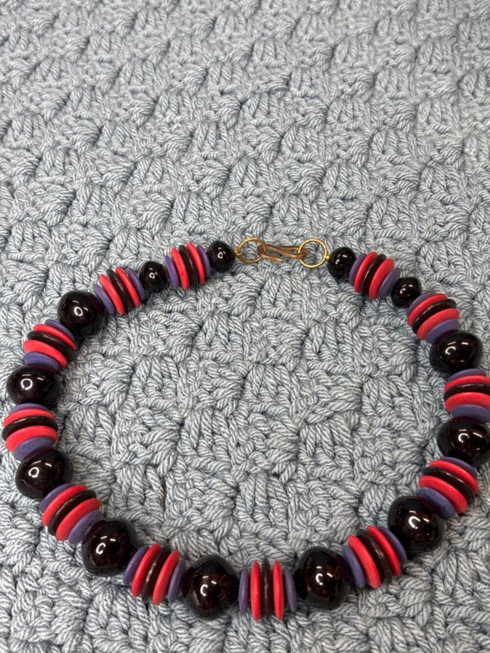 Vintage 80s Chunky Plastic Beaded Necklace Black Red Purple 16 inches Long